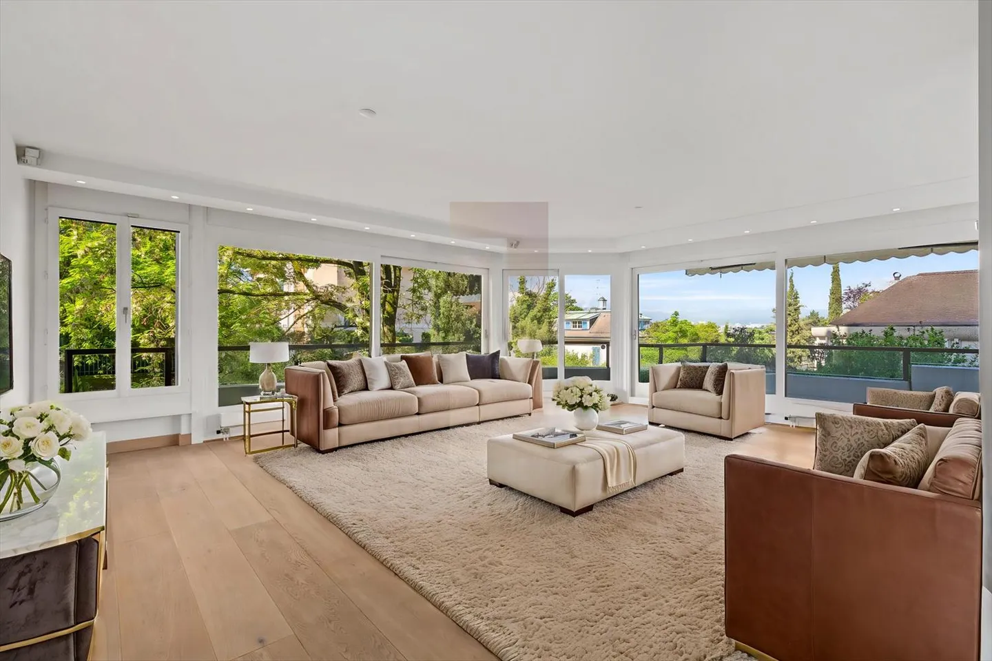 Excellent duplex de 6,5 pièces avec jardin à Champel - Photo 1 sur 8