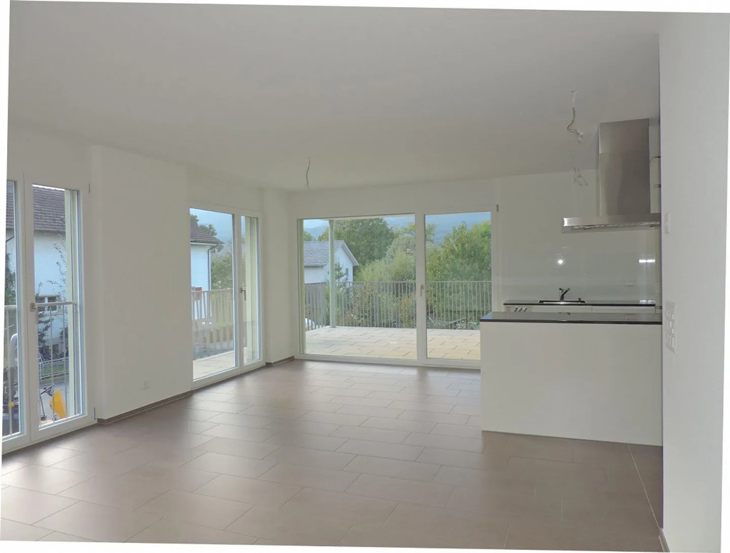 Beautiful 4.5 Room Apartment on the 1st Floor Left - Photo 2 of 10