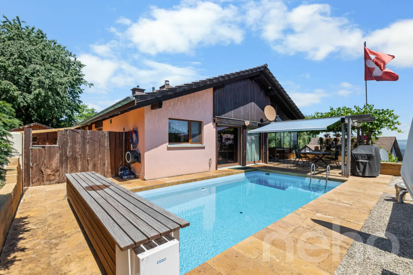 Charmantes Einfamilienhaus mit Pool - Foto 2 von 12