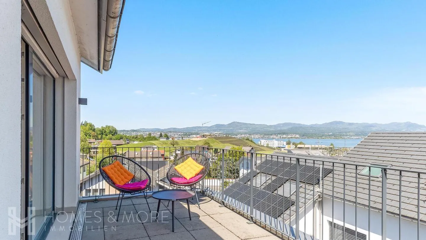 PISCINE, VUE PANORAMIQUE ET FINITIONS DE HAUTE QUALITÉ - Photo 7 sur 12