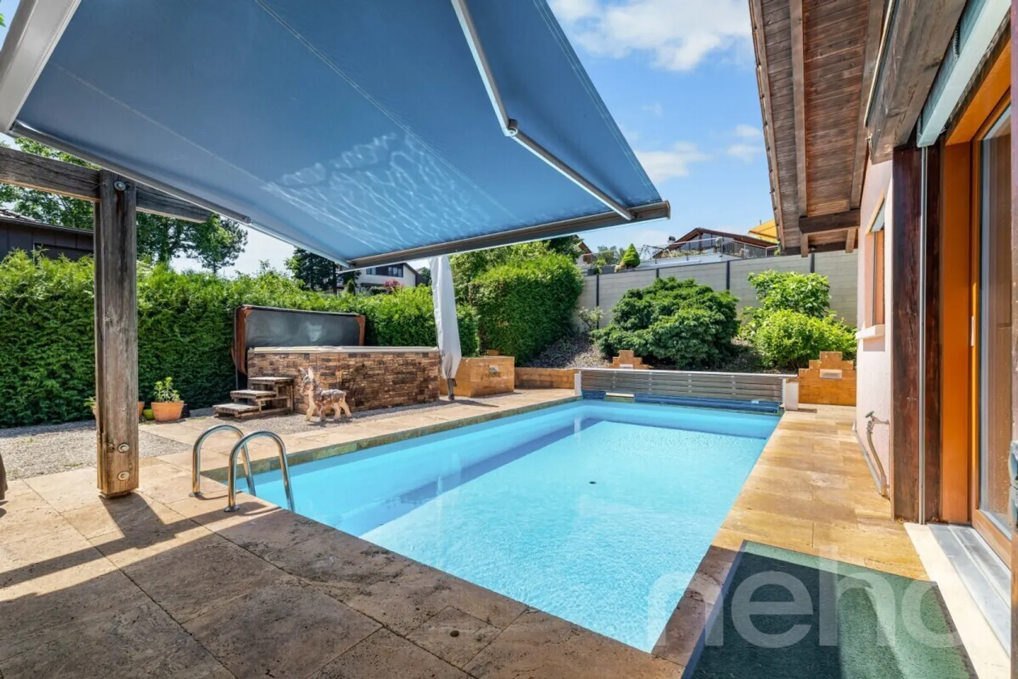 Charmantes Einfamilienhaus mit Pool - Foto 9 von 12