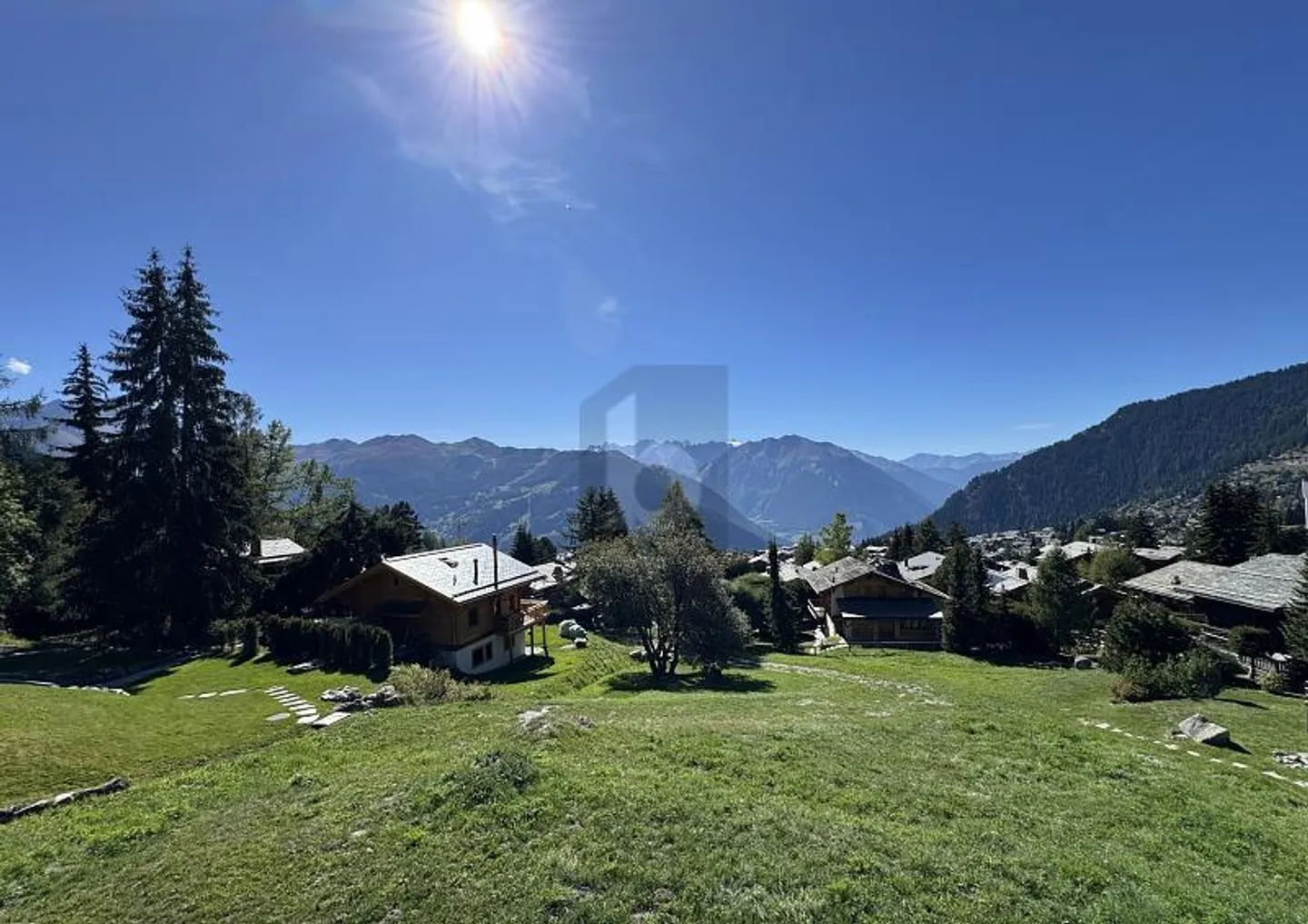 Außergewöhnliche Lage, Einzigartiger Blick und Potenzial - Foto 2 von 6