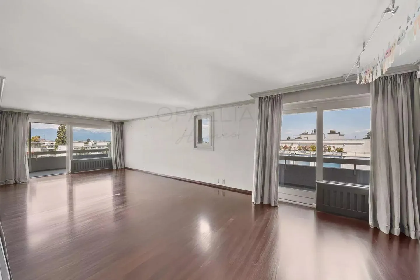 6-room apartment - Photo 3 of 10