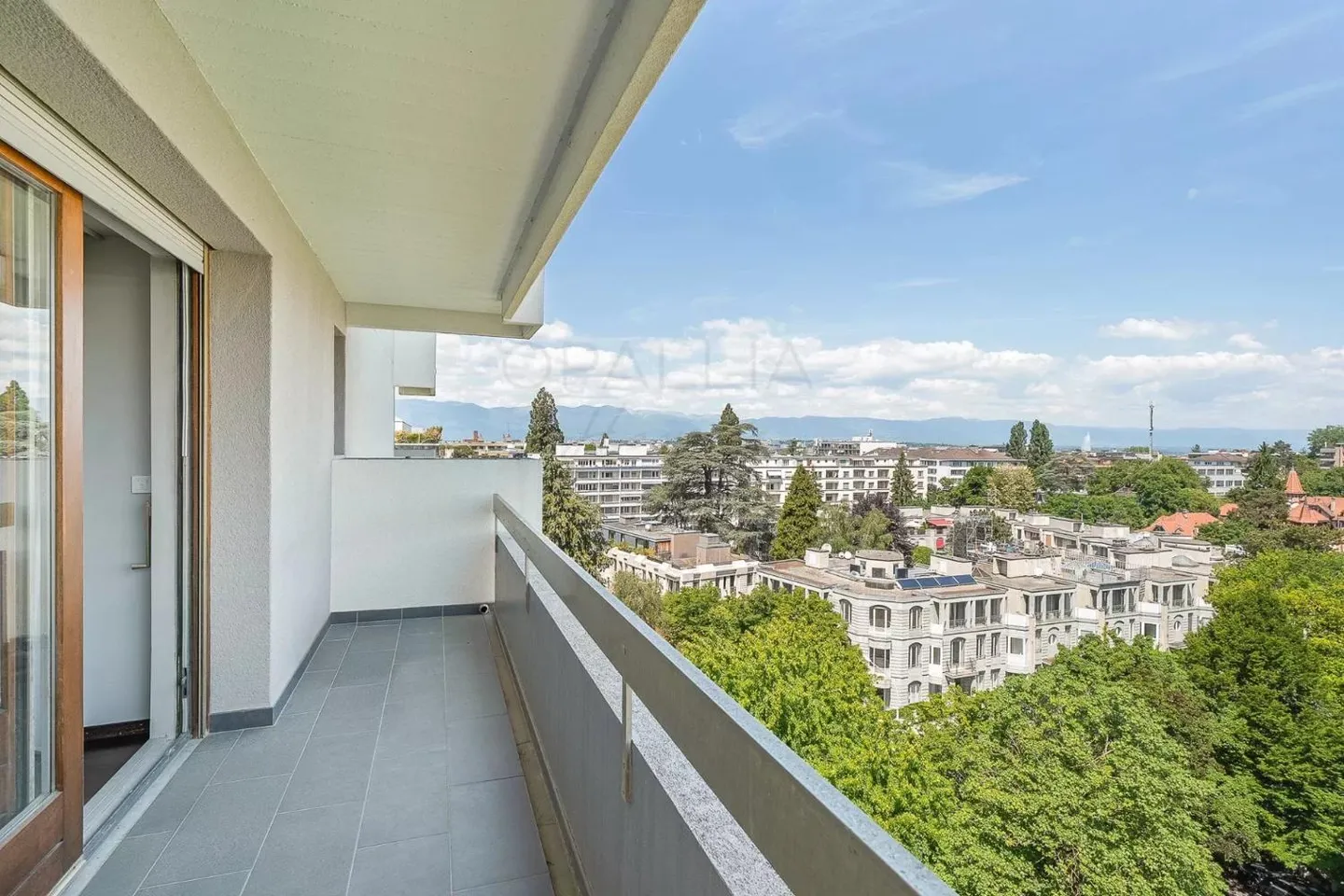 6-room apartment - Photo 4 of 10