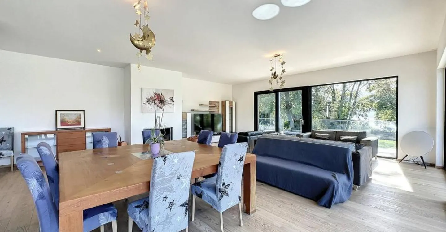 Splendid property located in a prestigious, quiet residential area - Photo 6 of 11