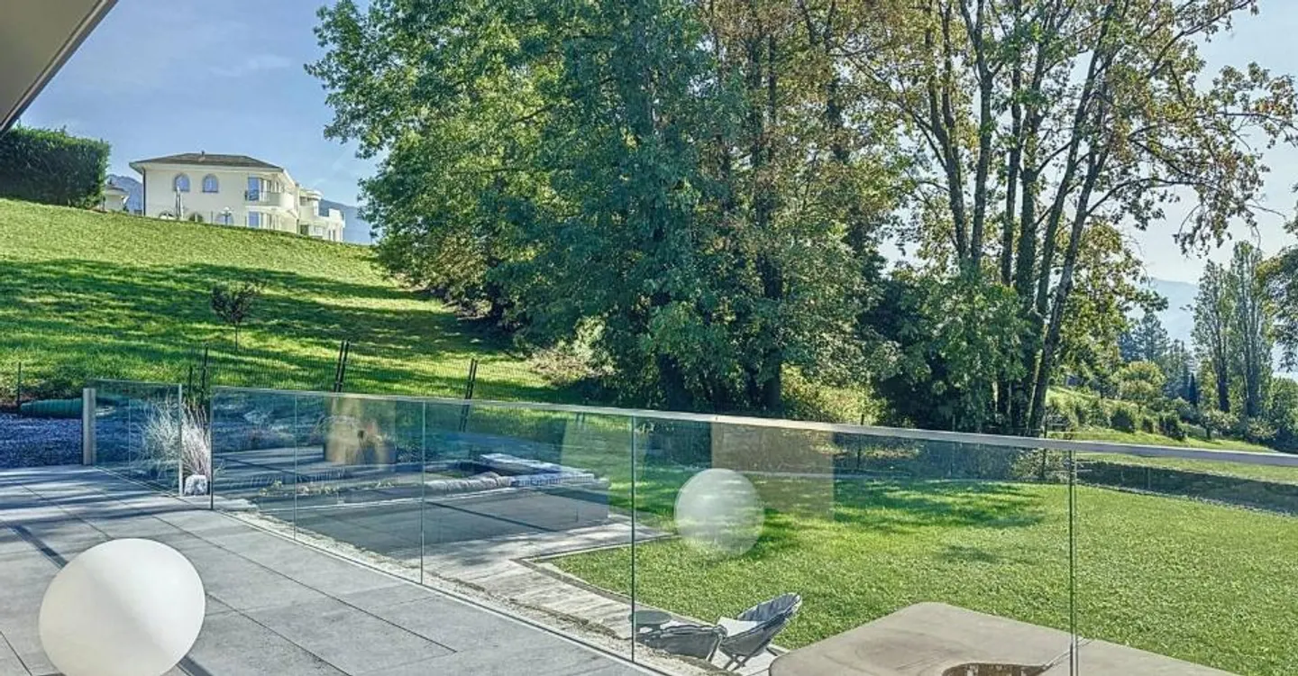 Splendid property located in a prestigious, quiet residential area - Photo 10 of 11