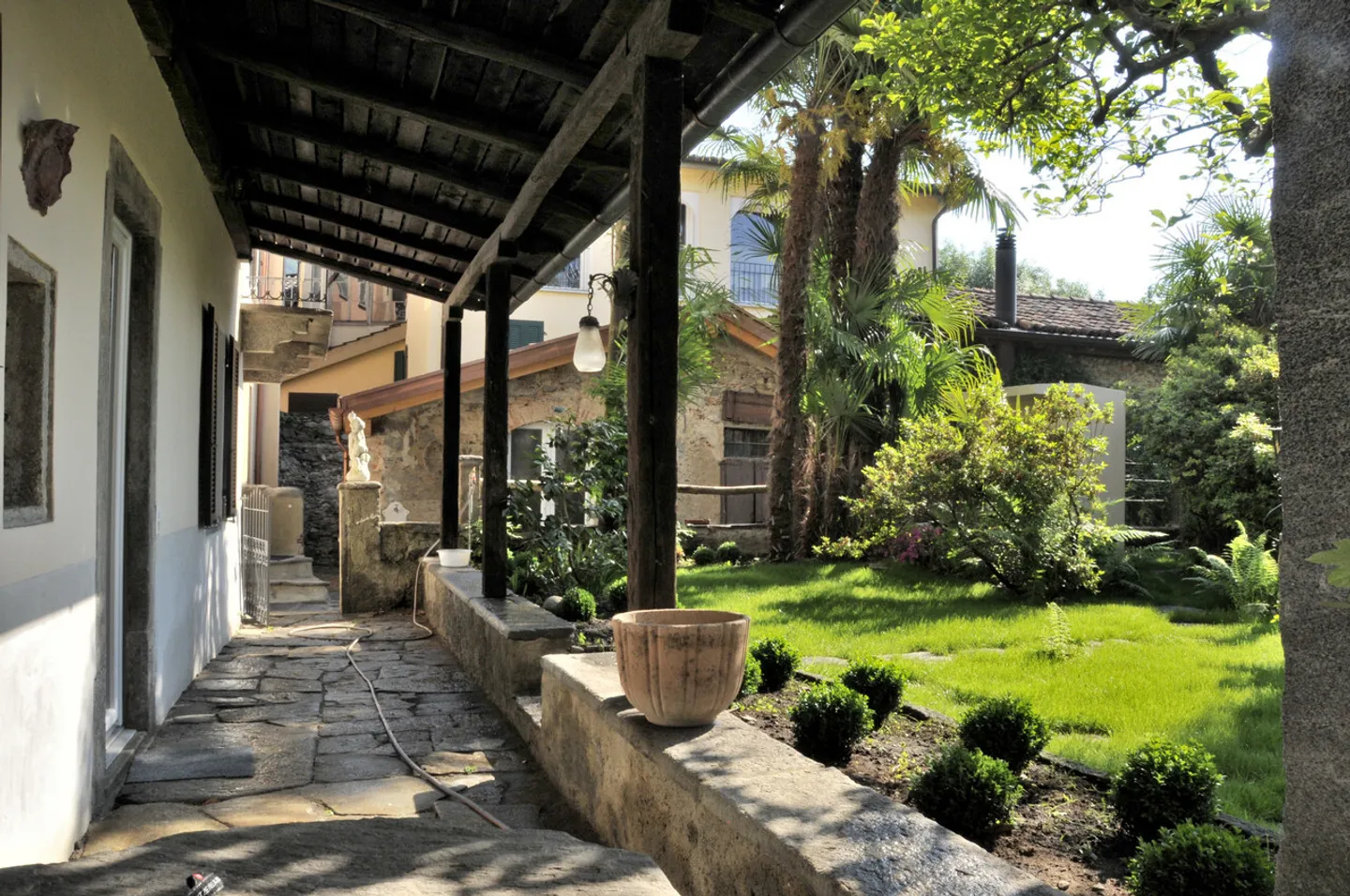 PURA-APARTMENT WITH GARDEN - Photo 2 of 15