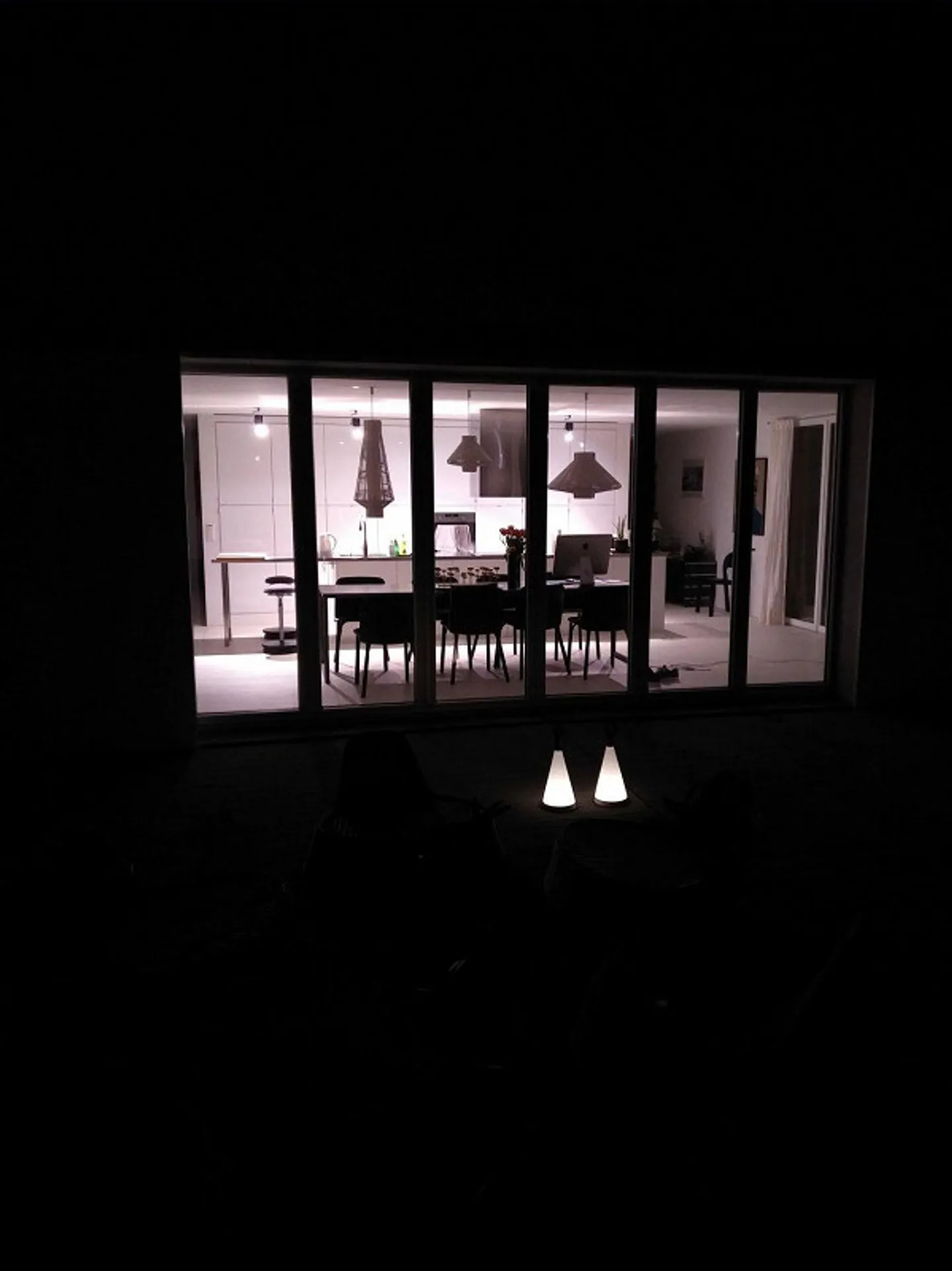 Villa modernista con 2 appartamenti - Foto 13 di 18