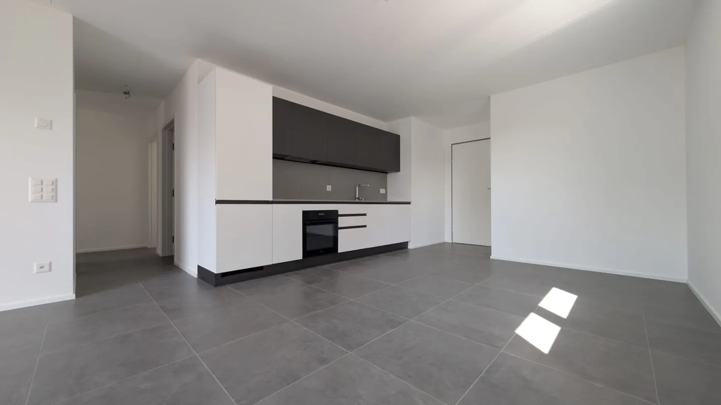 Geräumig, modernes und neues Design! - Foto 3 von 17