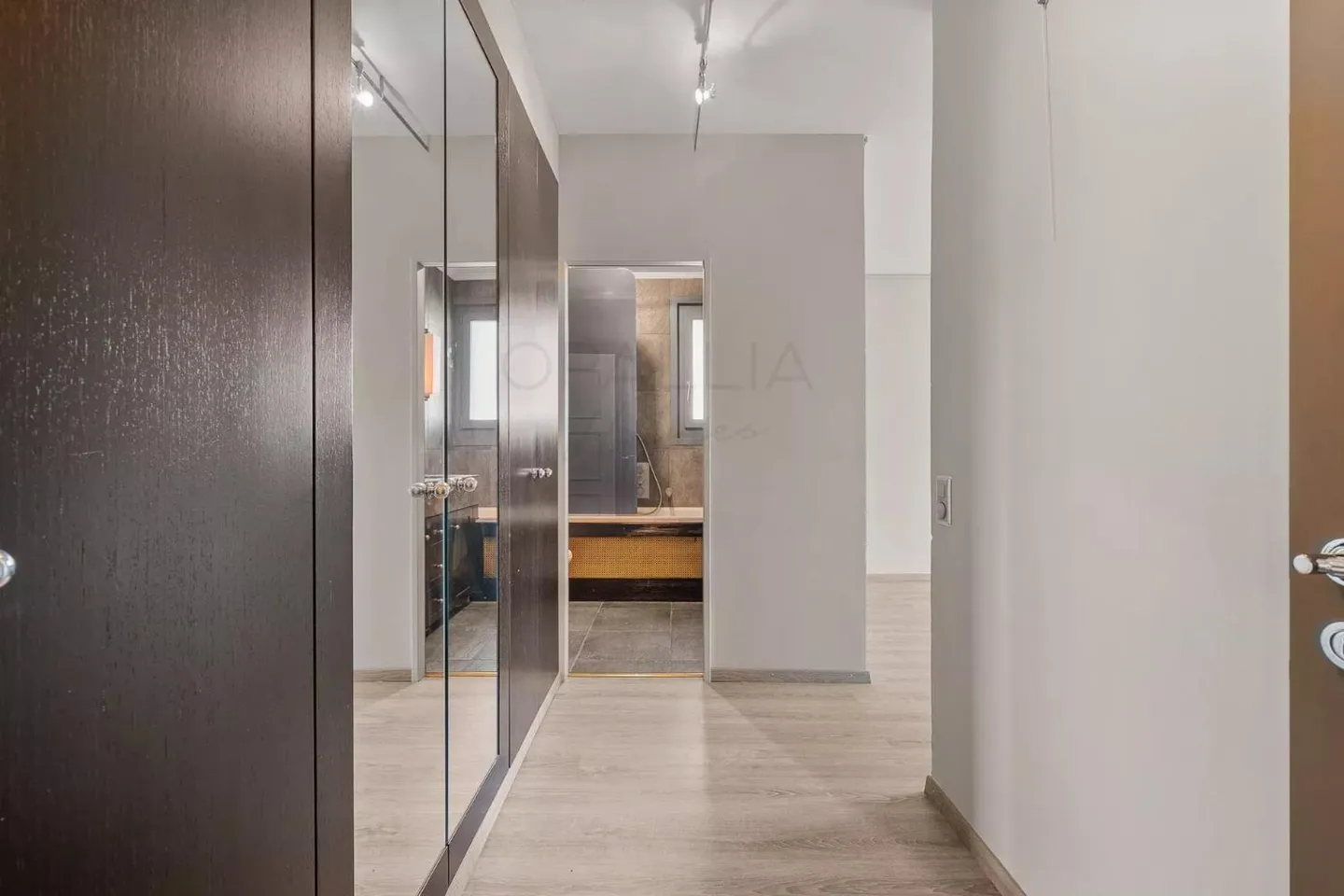 6-room apartment - Photo 10 of 10