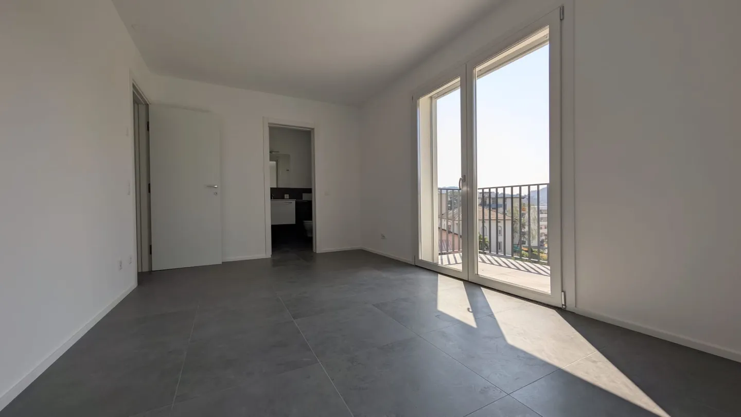 Geräumig, modernes und neues Design! - Foto 8 von 17