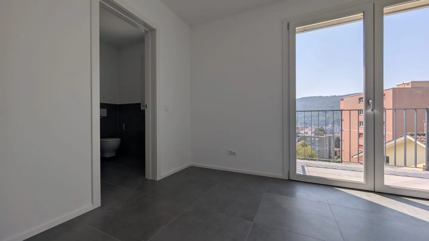 Geräumig, modernes und neues Design! - Foto 9 von 17