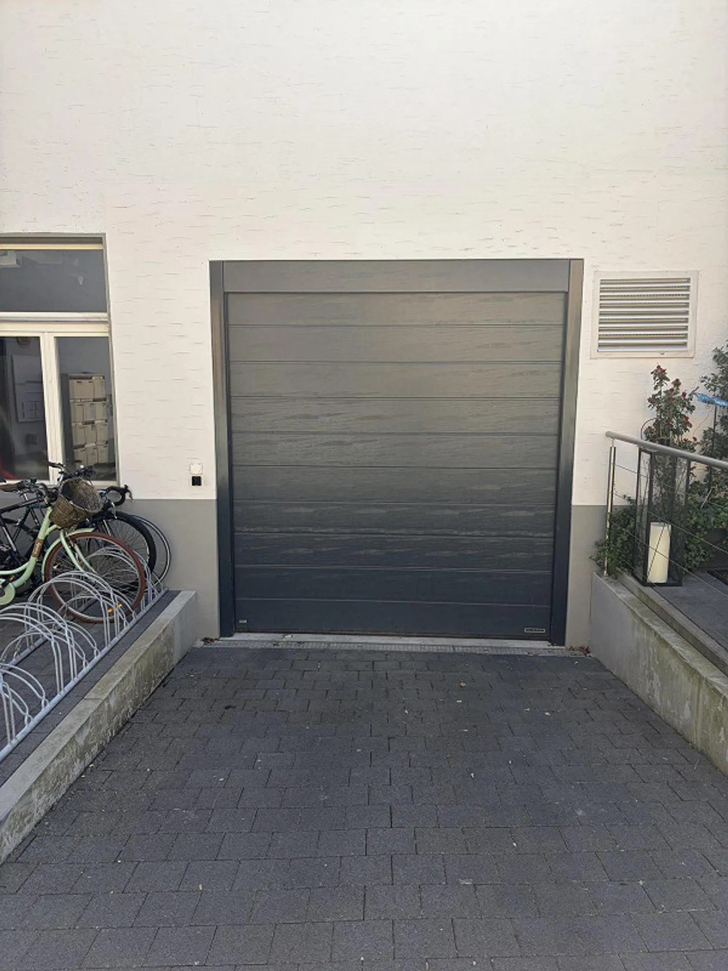 Versatile Commercial Space in Hergiswil - Photo 2 of 9