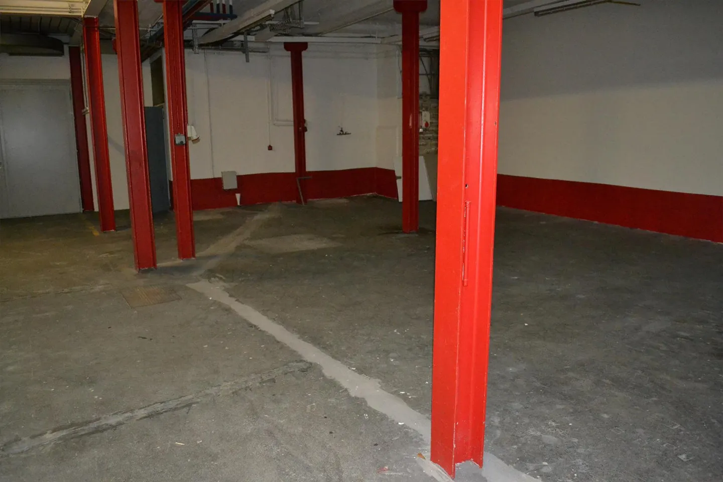 Versatile Commercial Space in Hergiswil - Photo 6 of 9