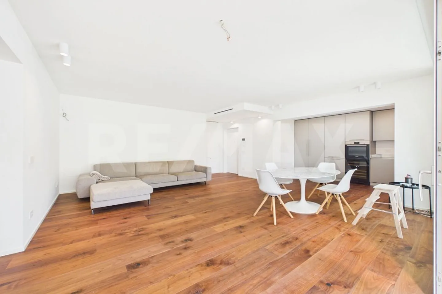 Modernes und elegantes 3 ½-Zimmer-Apartment in Comano - Foto 12 von 13