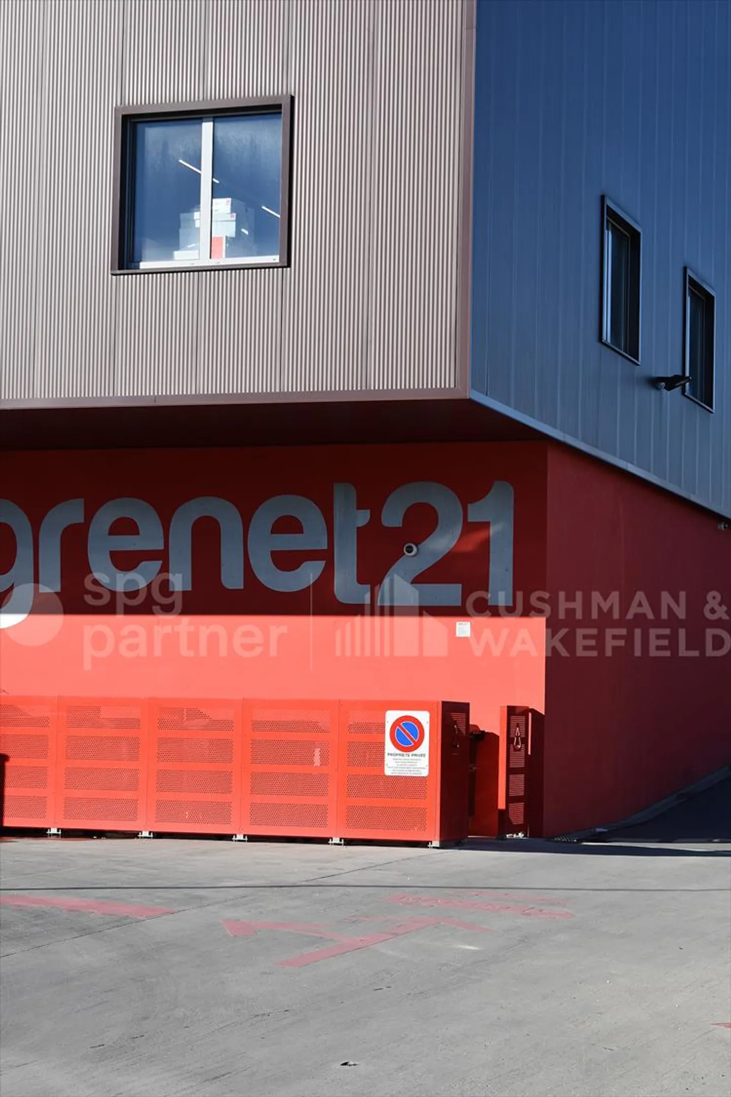 Grenet 21 - Logistic Warehouses, Craft Businesses and Modern Offices with Terrace - Photo 7 of 9