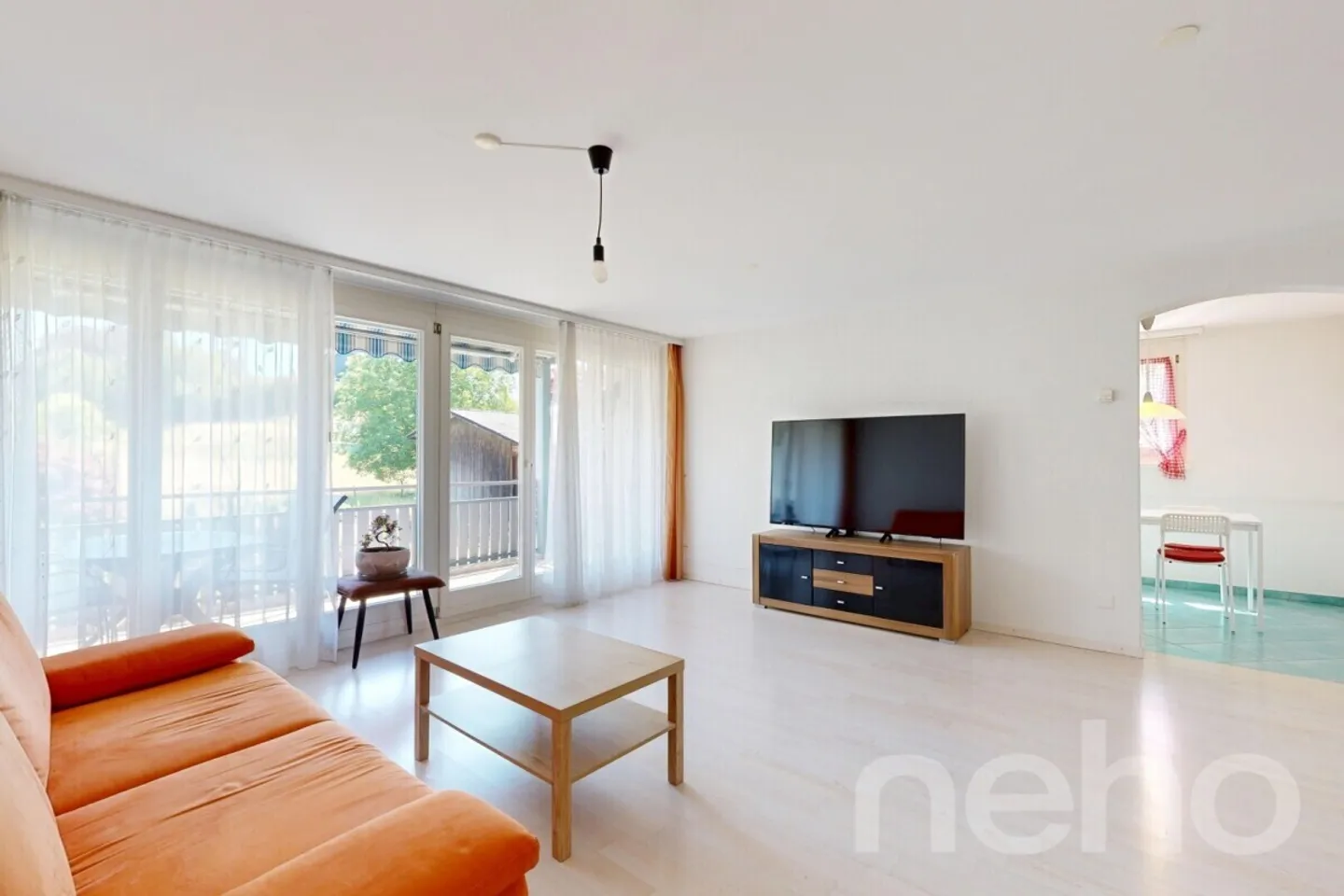 Appartement en duplex attrayant dans un immeuble bien entretenu de trois parties - Photo 3 sur 12