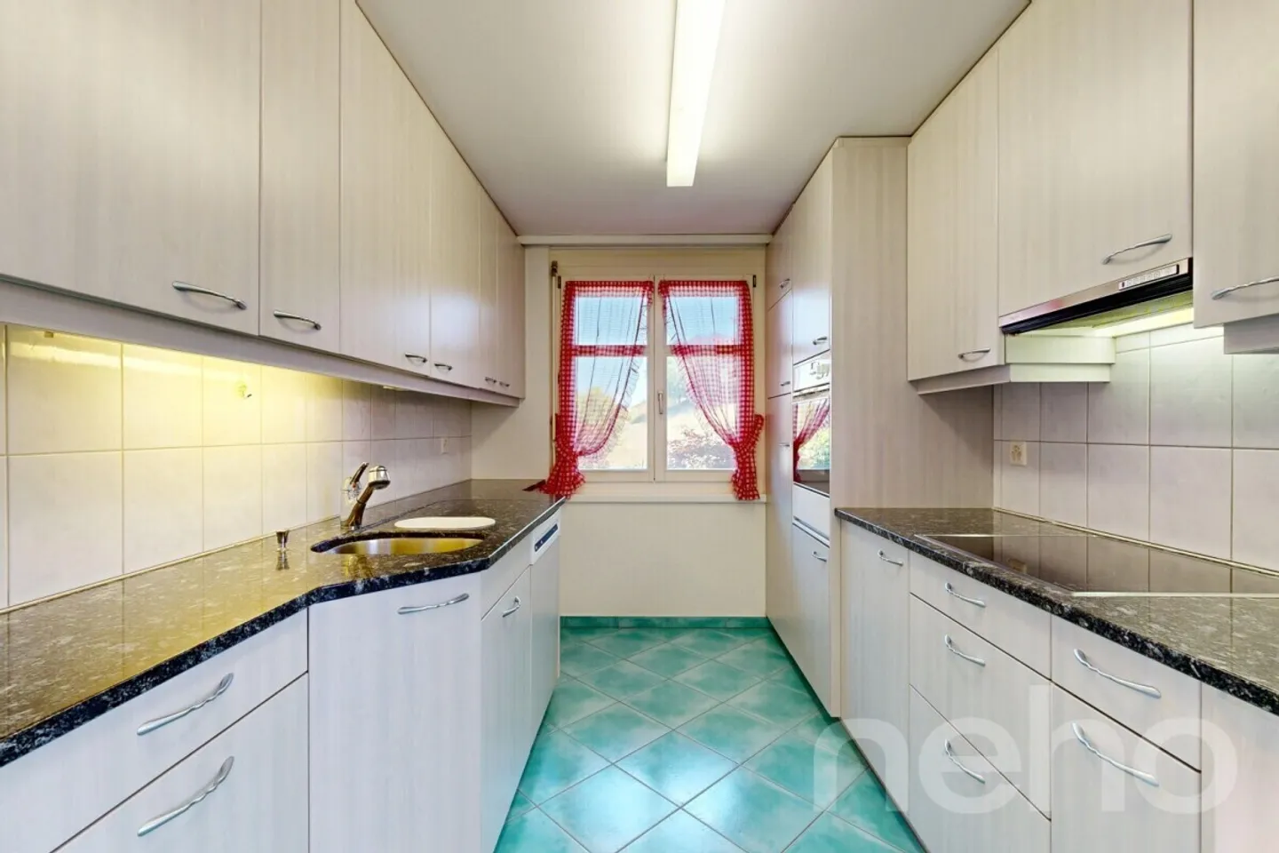 Appartement en duplex attrayant dans un immeuble bien entretenu de trois parties - Photo 4 sur 12