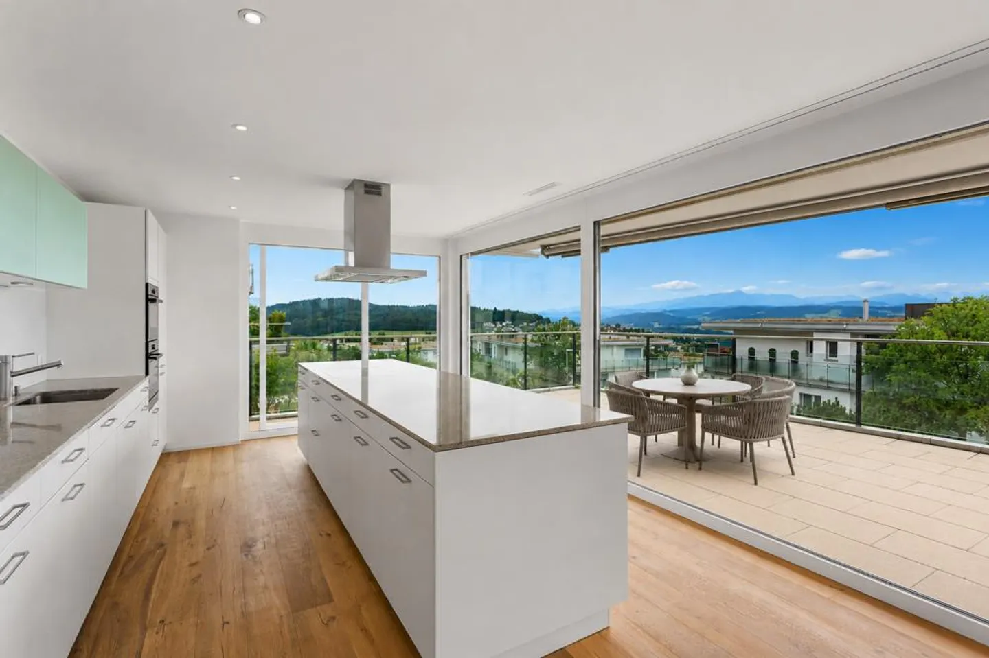 Geräumige Terrassenwohnung mit Aussicht - Foto 4 von 11