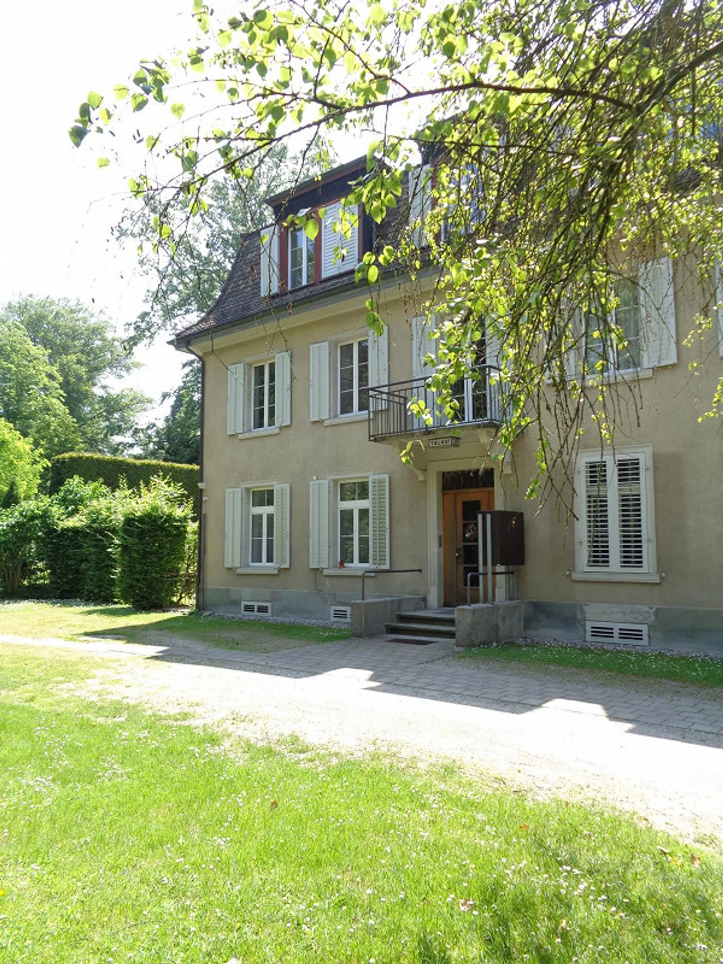 Beautiful 1-room apartment in a quiet location with balcony - Photo 1 of 17