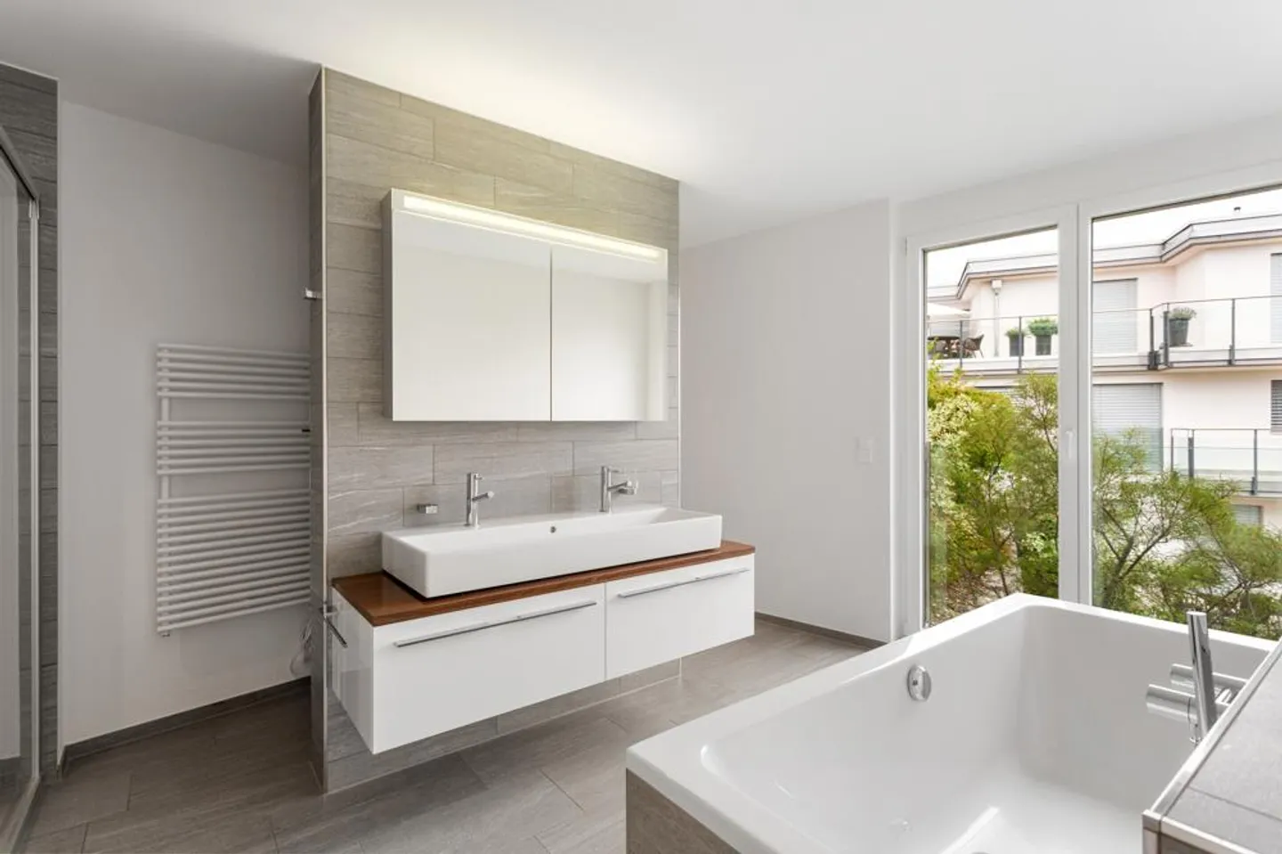 Geräumige Terrassenwohnung mit Aussicht - Foto 5 von 11