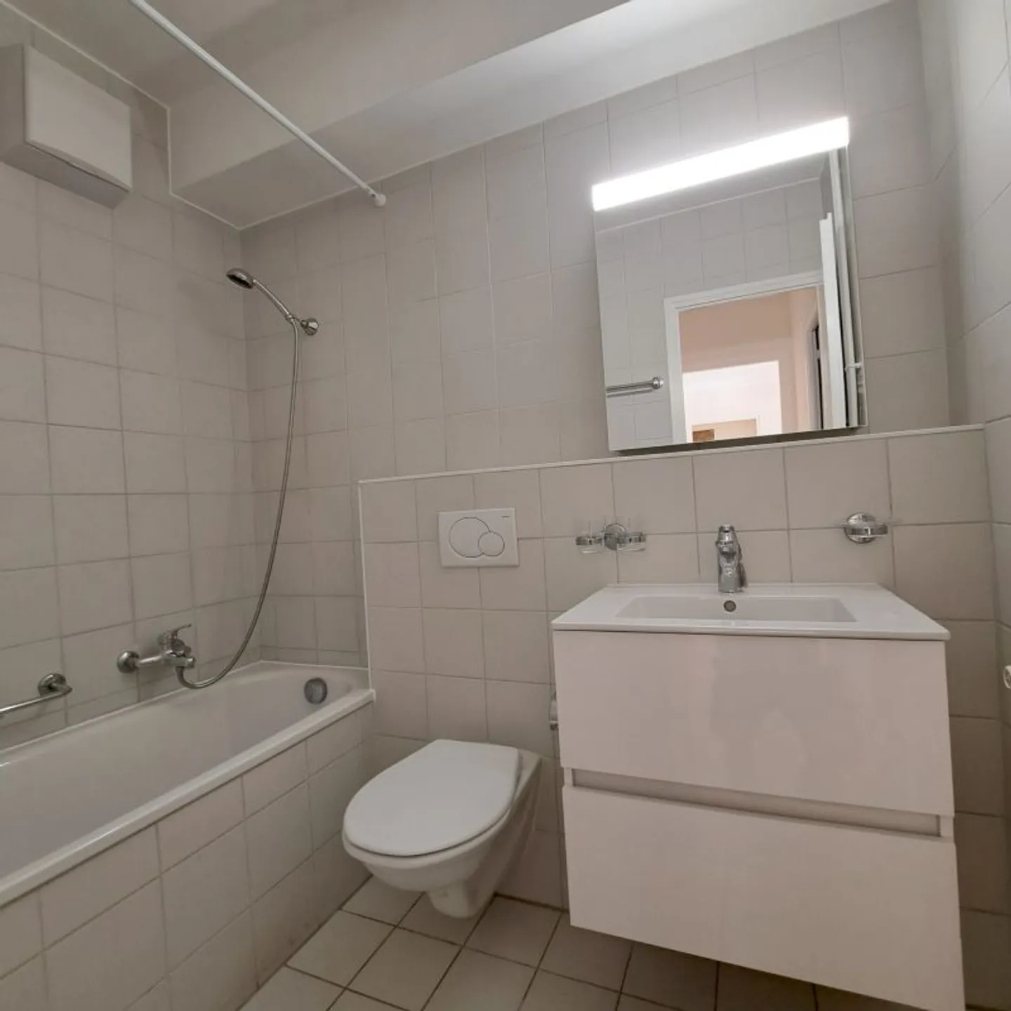 2.5 Room Apartment - Photo 4 of 4