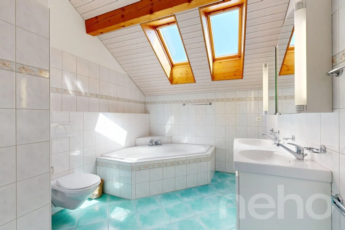 Appartement en duplex attrayant dans un immeuble bien entretenu de trois parties - Photo 8 sur 12