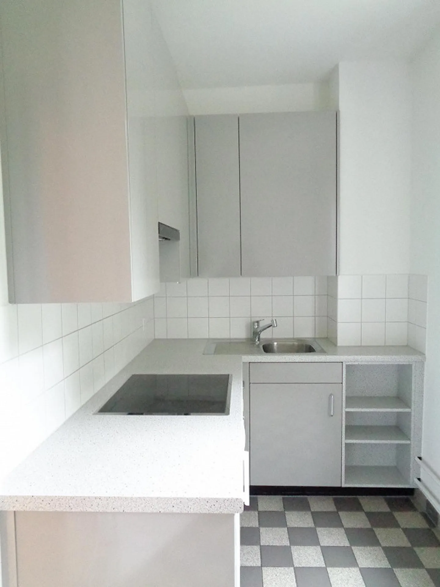 Beautiful 1-room apartment in a quiet location with balcony - Photo 9 of 17