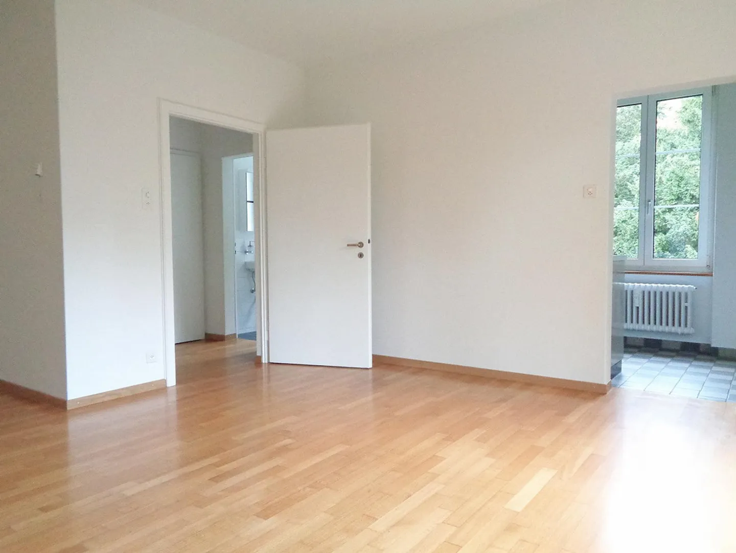 Beautiful 1-room apartment in a quiet location with balcony - Photo 3 of 17