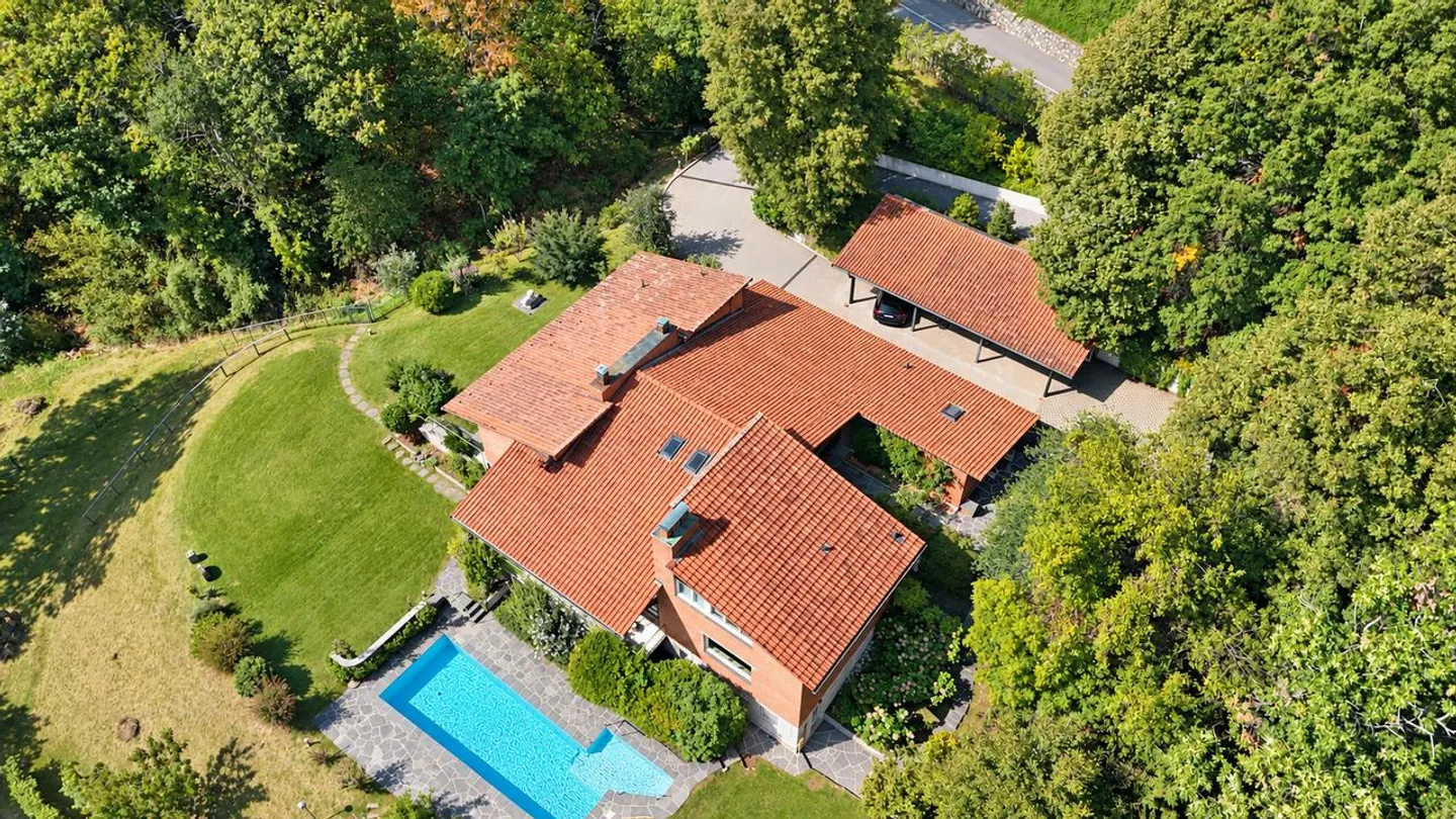 Villa d’Autore: Blick auf den Golf von Lugano und Agno. Hoch energetischer Standort - Foto 3 von 30