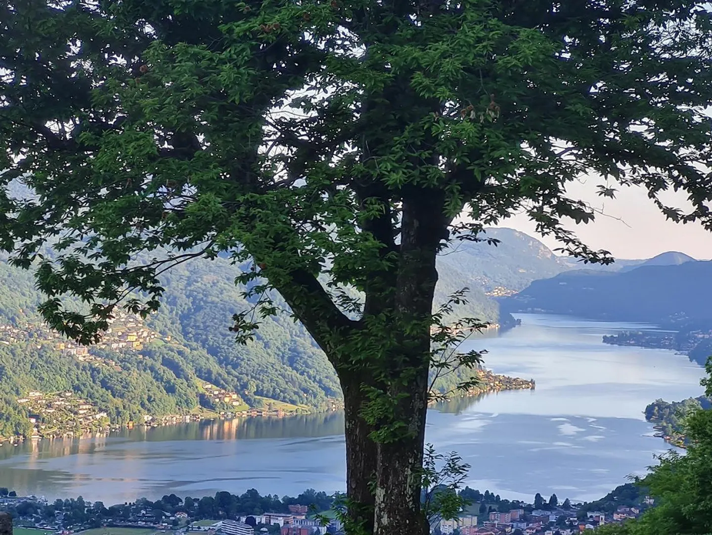 Villa d’Autore: Blick auf den Golf von Lugano und Agno. Hoch energetischer Standort - Foto 10 von 30