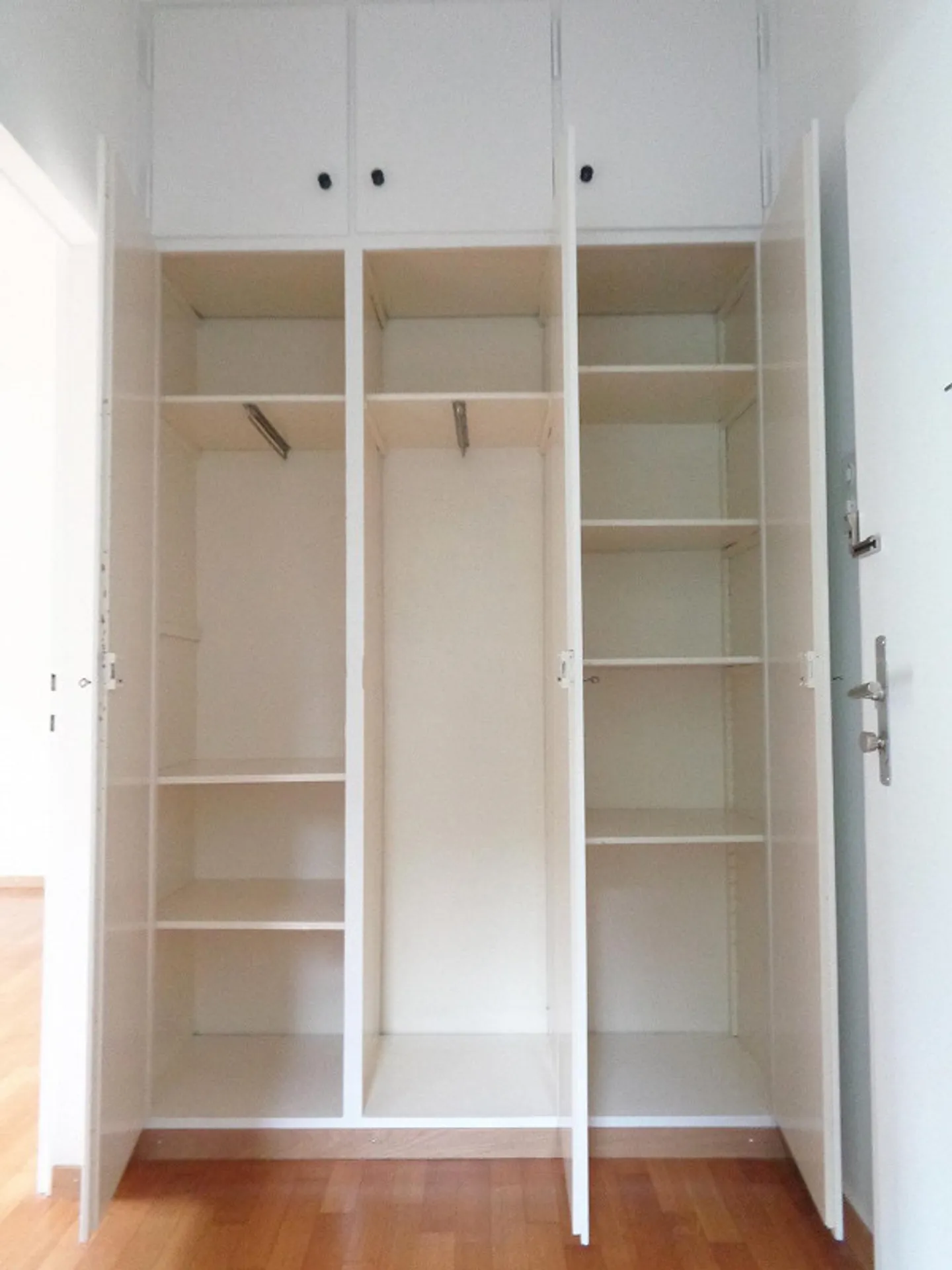 Beautiful 1-room apartment in a quiet location with balcony - Photo 14 of 17