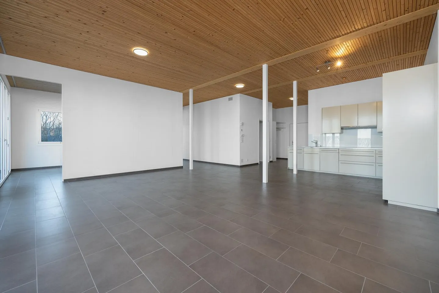 Living close to nature - Photo 2 of 10