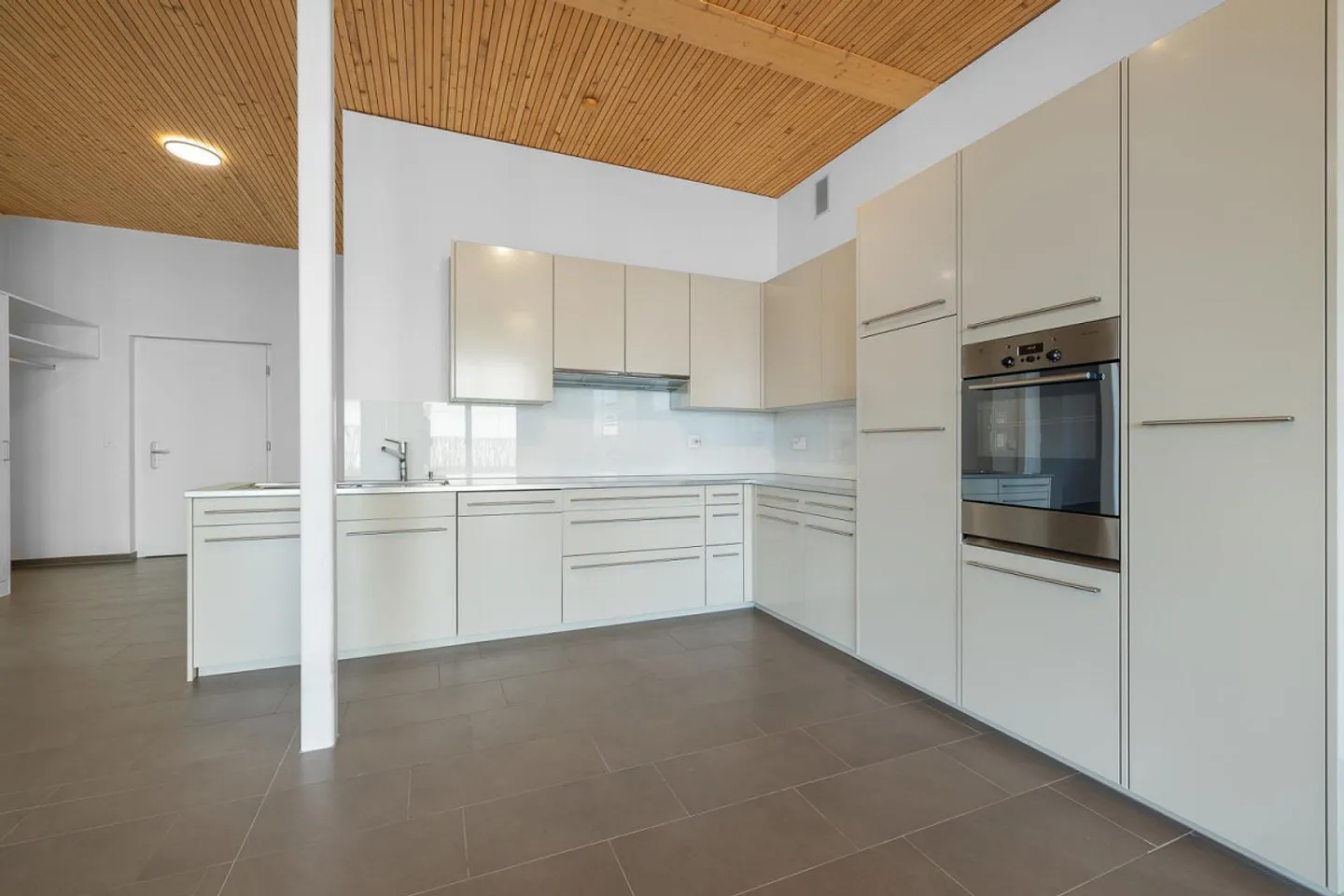 Living close to nature - Photo 4 of 10