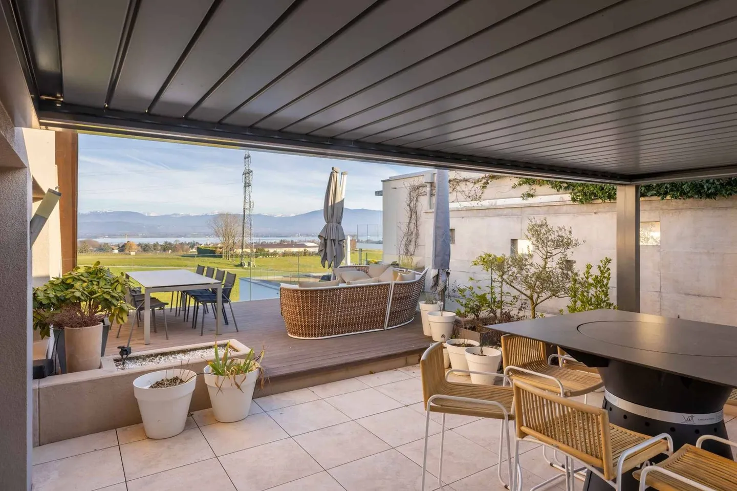 Magnifica proprietà con vista mozzafiato sul lago - Foto 8 di 12