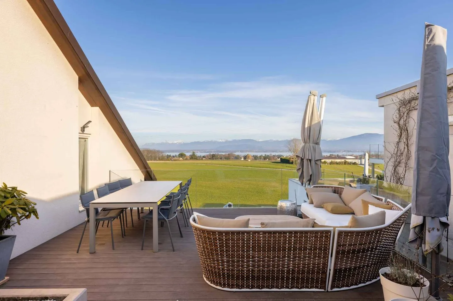 Magnifica proprietà con vista mozzafiato sul lago - Foto 9 di 12