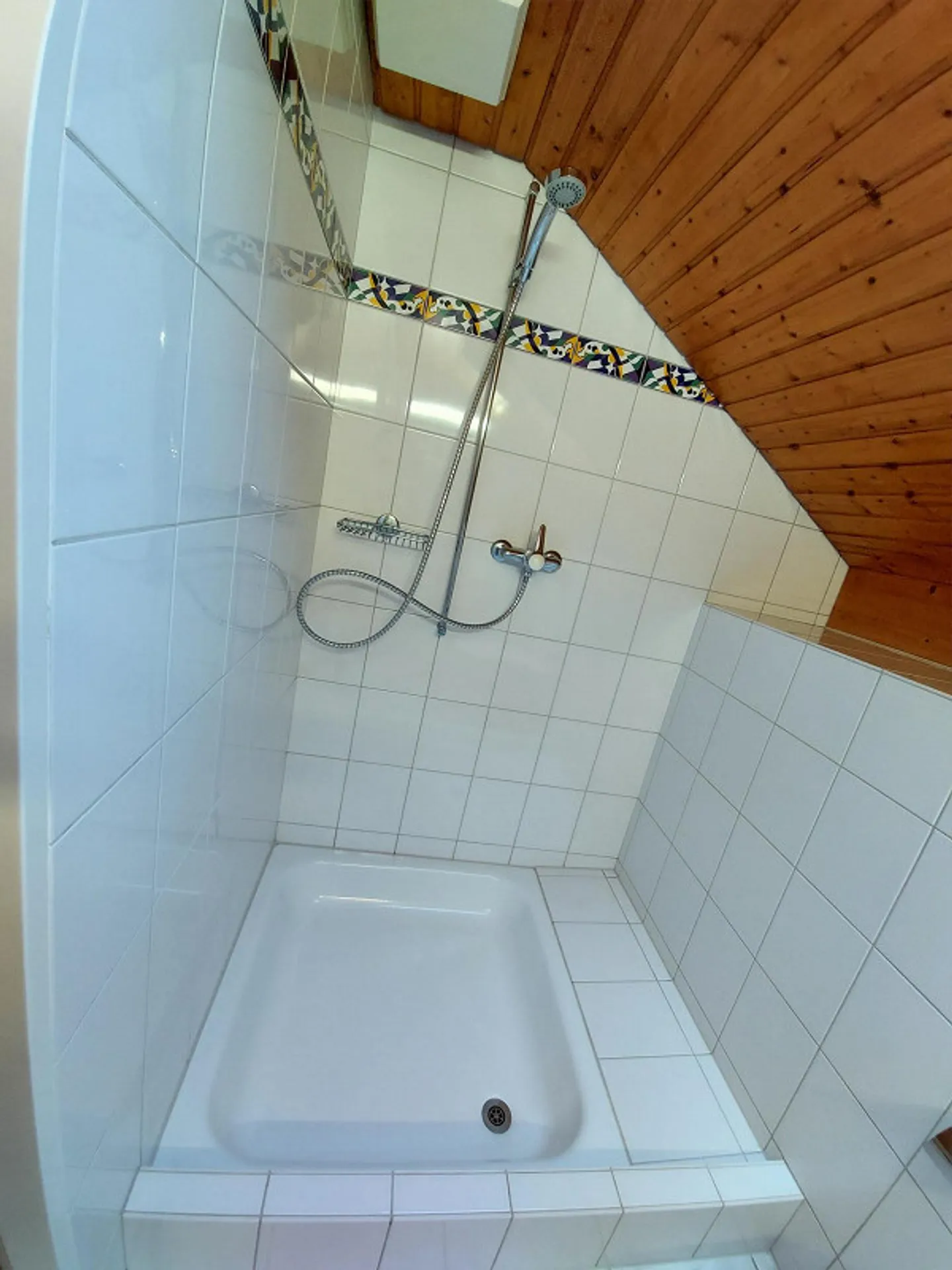 Ampio appartamento di 1,5 stanze in posizione soleggiata con vista - Foto 11 di 17