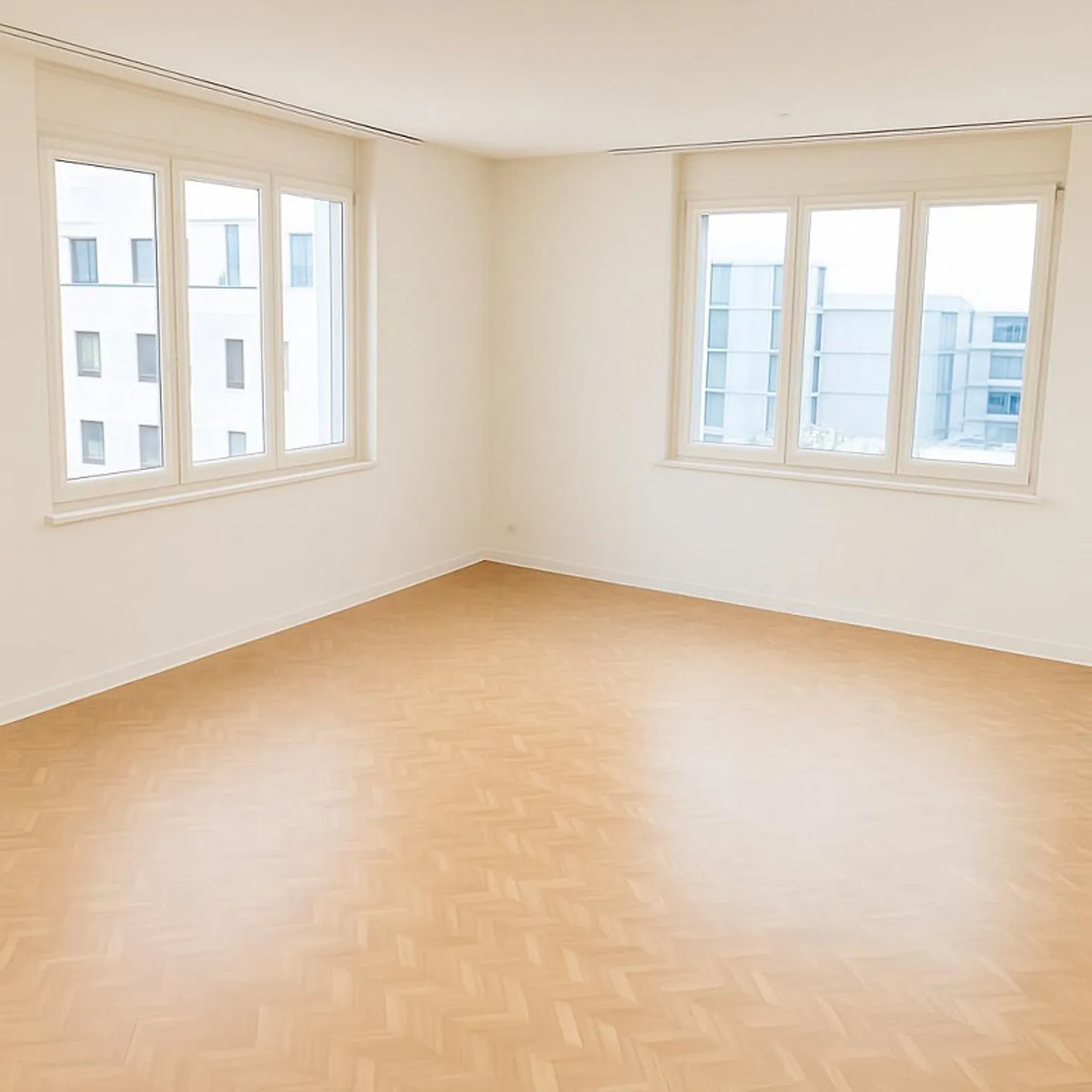 Helle, ruhige, 2½-Zi.-Wohnung, sonniger Balkon & Loggia, zentrale Lage - Foto 1 von 10