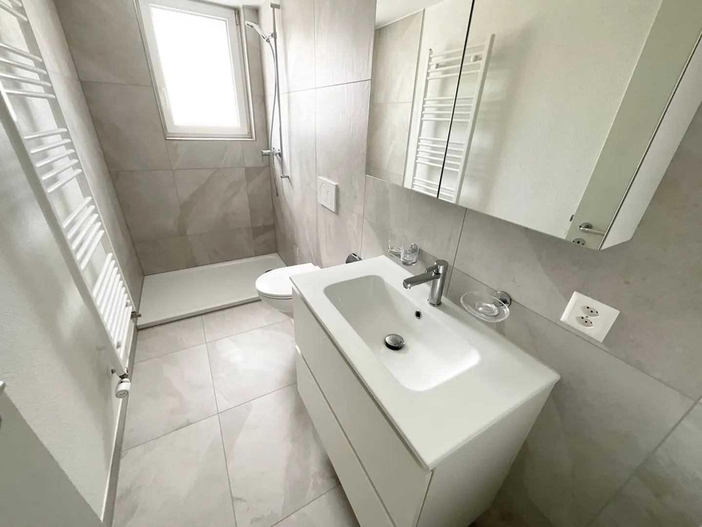 Apartment with 3 Rooms and Private Terrace Renovated - Photo 5 of 8