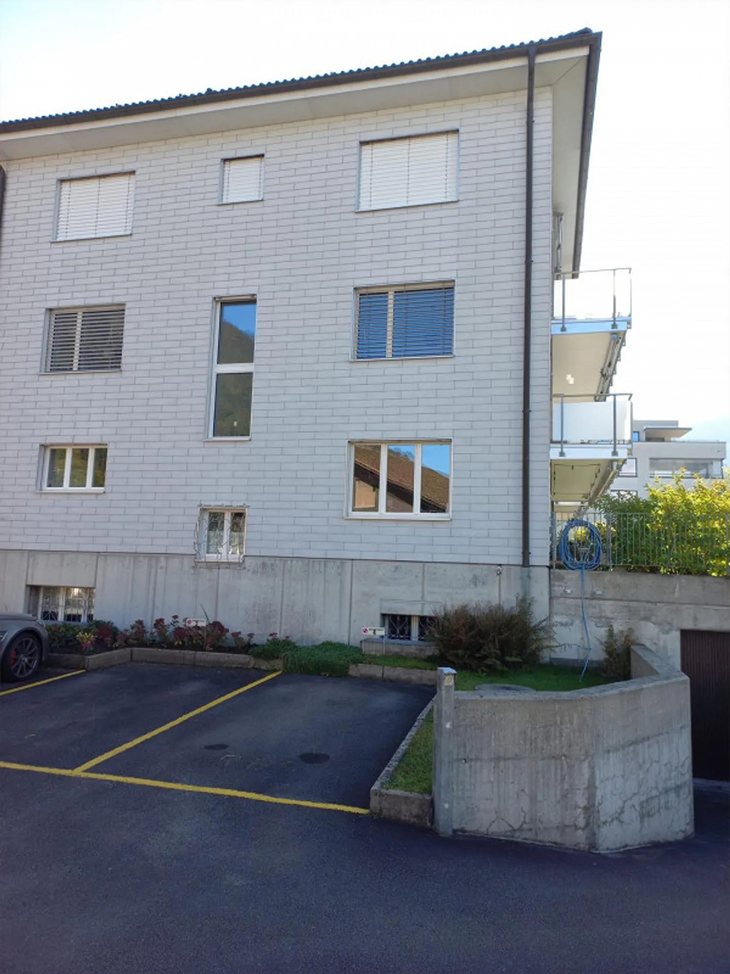 Helle, ruhige, 2½-Zi.-Wohnung, sonniger Balkon & Loggia, zentrale Lage - Foto 8 von 10