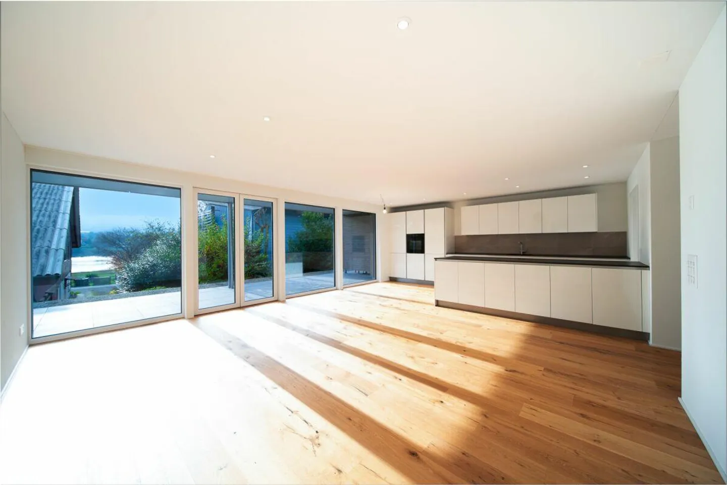 Appartamento al piano terra 3,5 locali con vista sul Reno - Foto 1 di 15