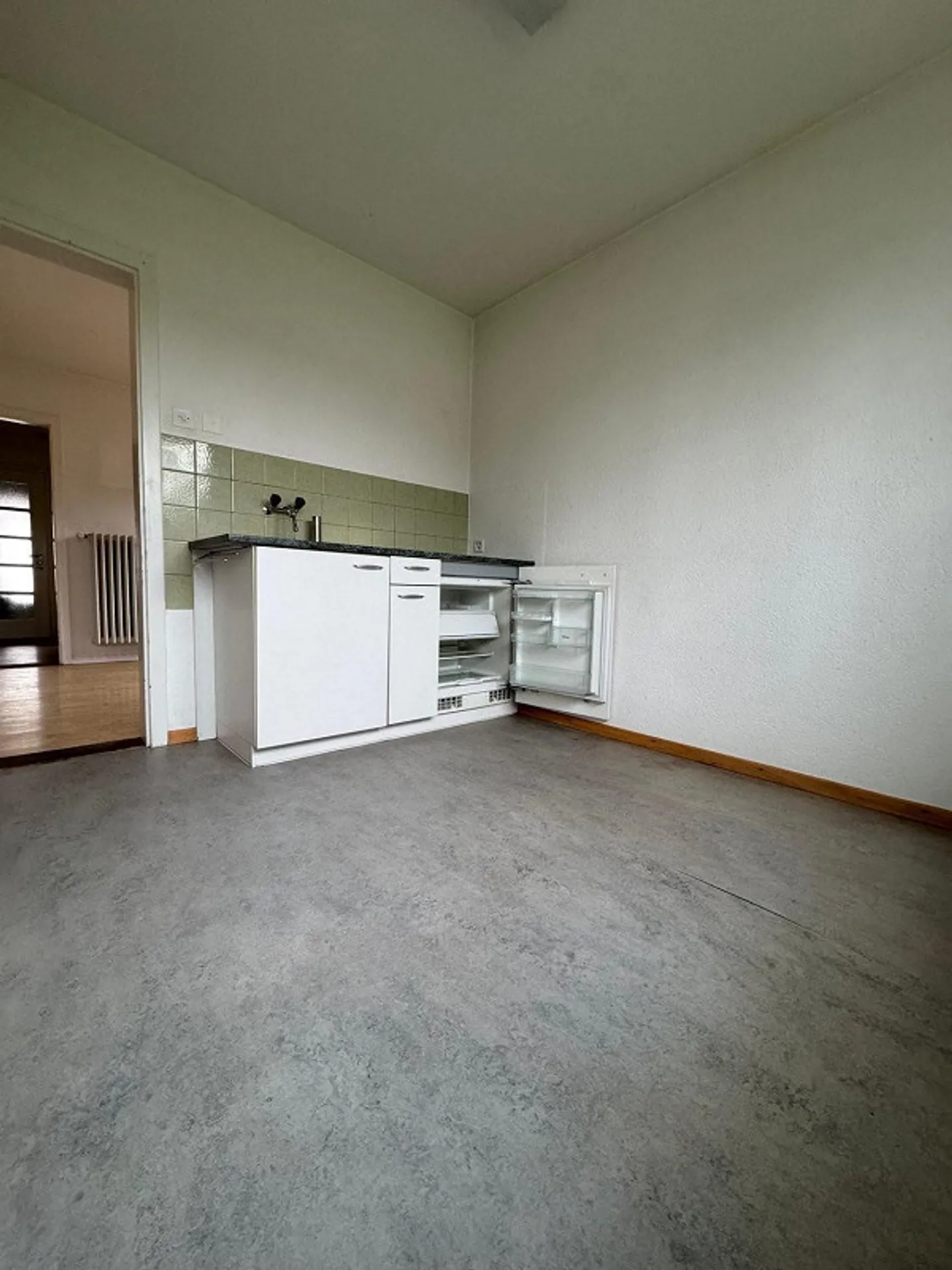 Office space for rent - Photo 3 of 13