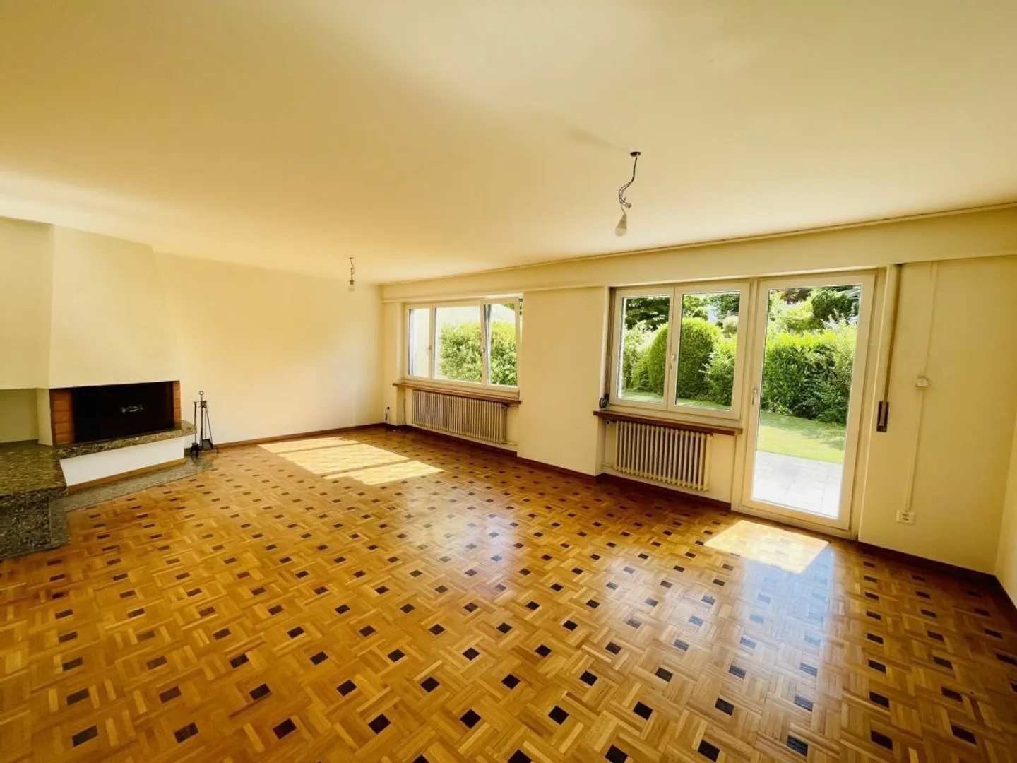 Casa a schiera di 5,5 stanze con giardino ben curato in un ambiente familiare - Foto 2 di 10