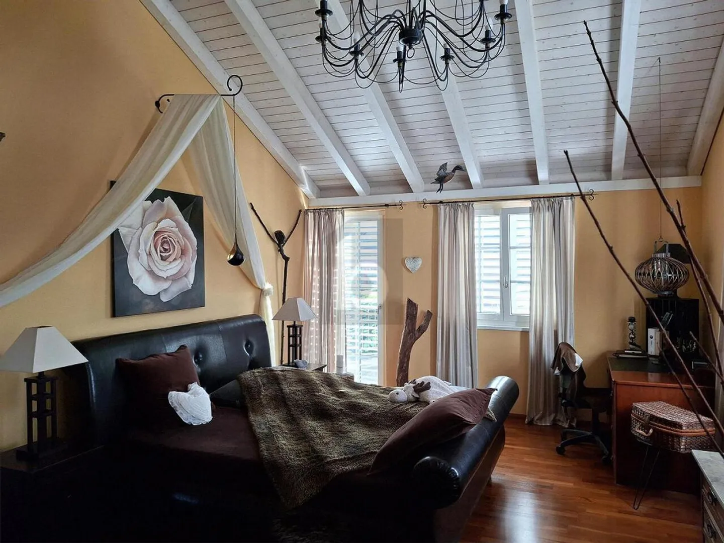 Sunny Family Dream with Well-Maintained Garden - Photo 4 of 6