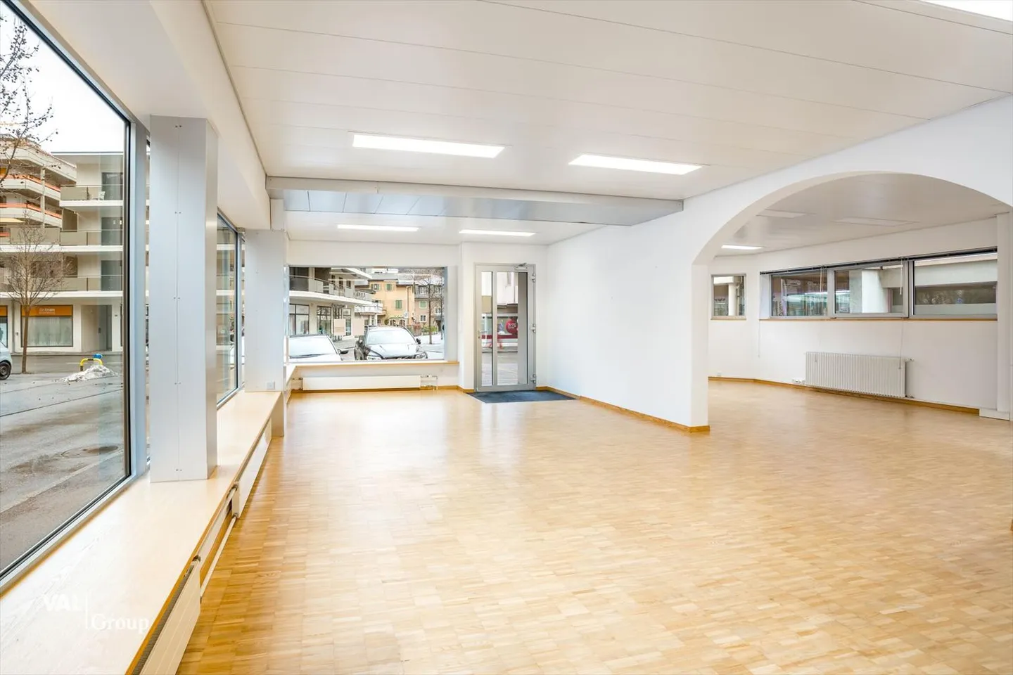 Attractive Sales Area in the Heart of Visp - Photo 5 of 11