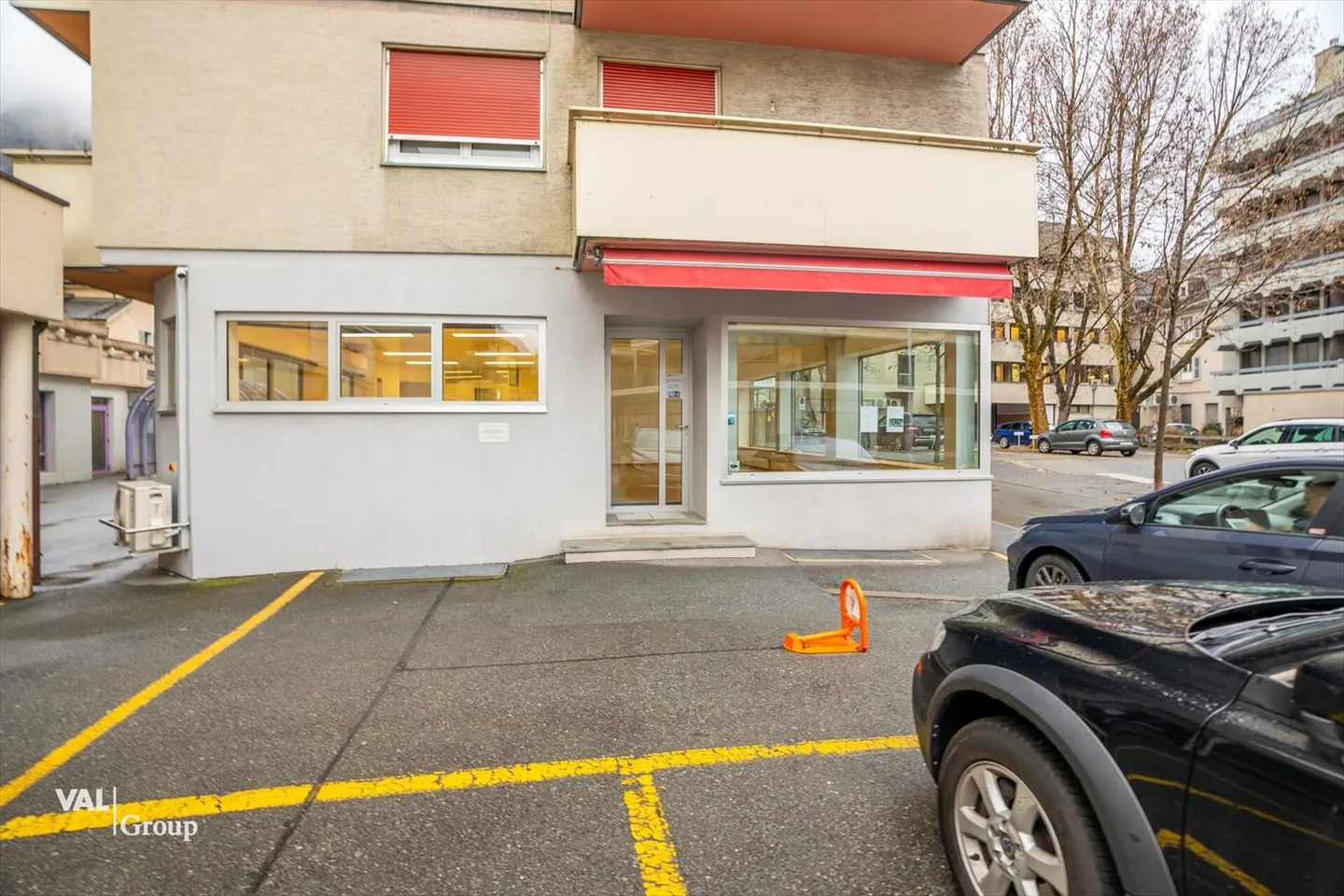 Attractive Sales Area in the Heart of Visp - Photo 9 of 11