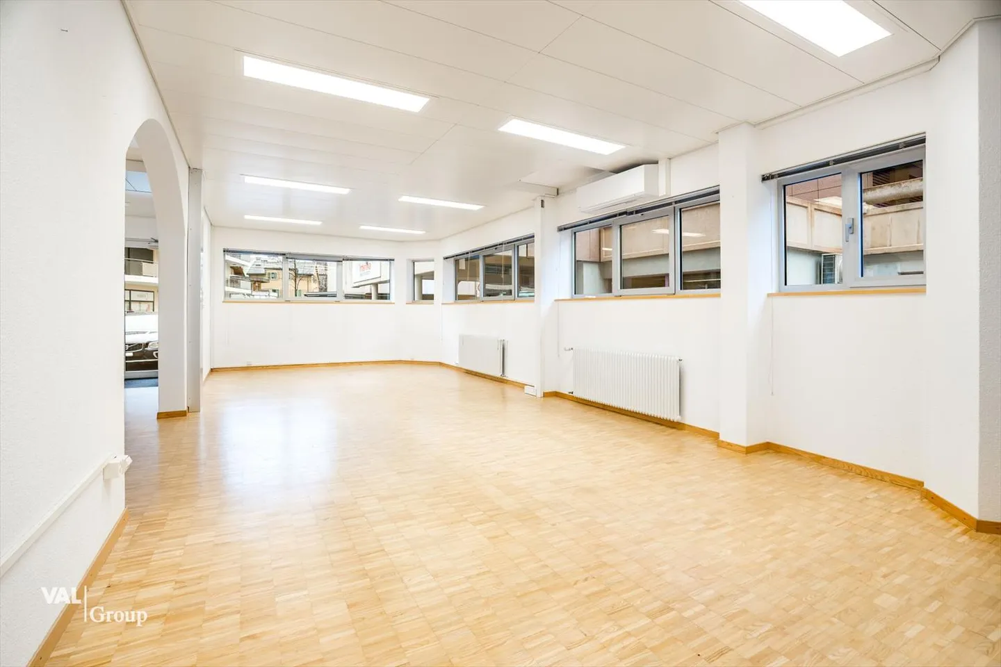 Attractive Sales Area in the Heart of Visp - Photo 2 of 11