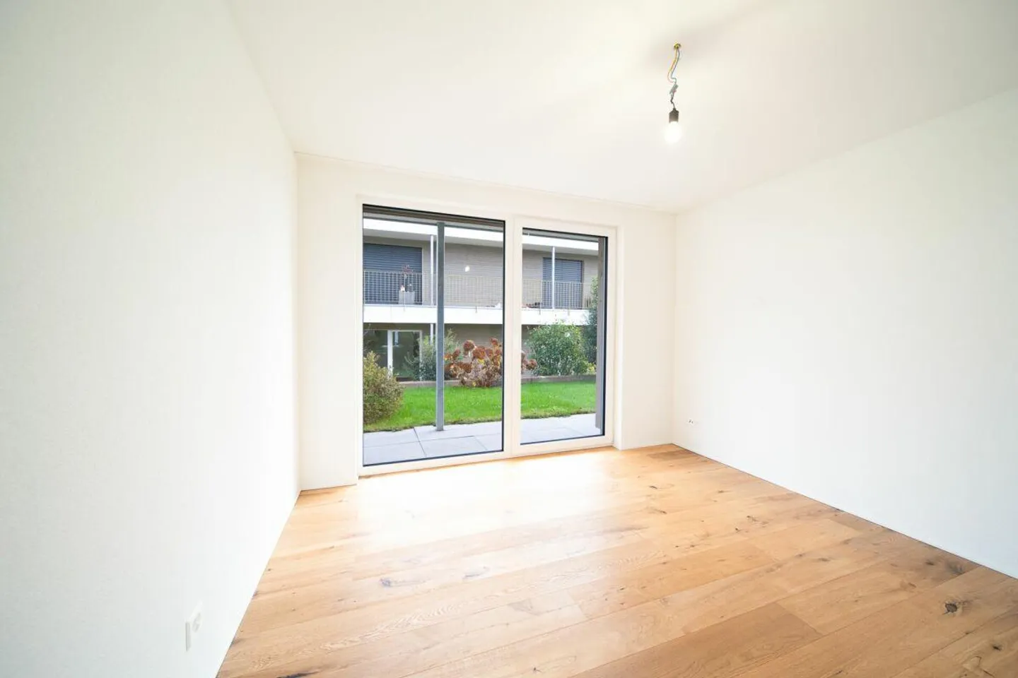 Appartamento al piano terra 3,5 locali con vista sul Reno - Foto 4 di 15