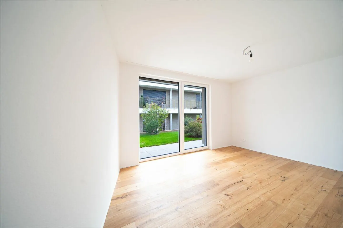 Appartamento al piano terra 3,5 locali con vista sul Reno - Foto 5 di 15