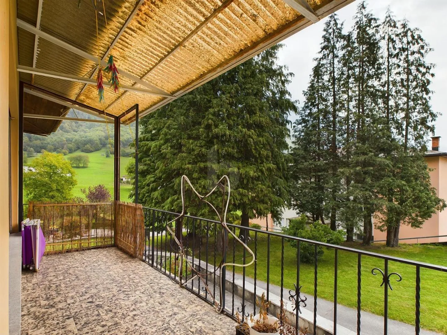 Spazioso e soleggiato, con giardino - Foto 5 di 6